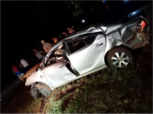 Joven fallece al chocar contra un árbol