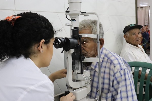 Campaña de cirugía ocular en Campo 9 - Campo 9 Noticias