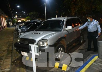 Recuperan vehículo robado y utilizado para cometer un asalto - Nacionales - ABC Color