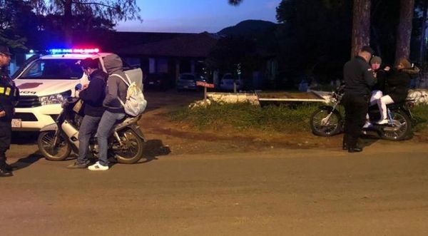 Comisario defiende a policías y dijo que investigarán el hecho