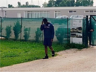 Balotelli intenta volver a entrenar pero el Brescia no se lo permite