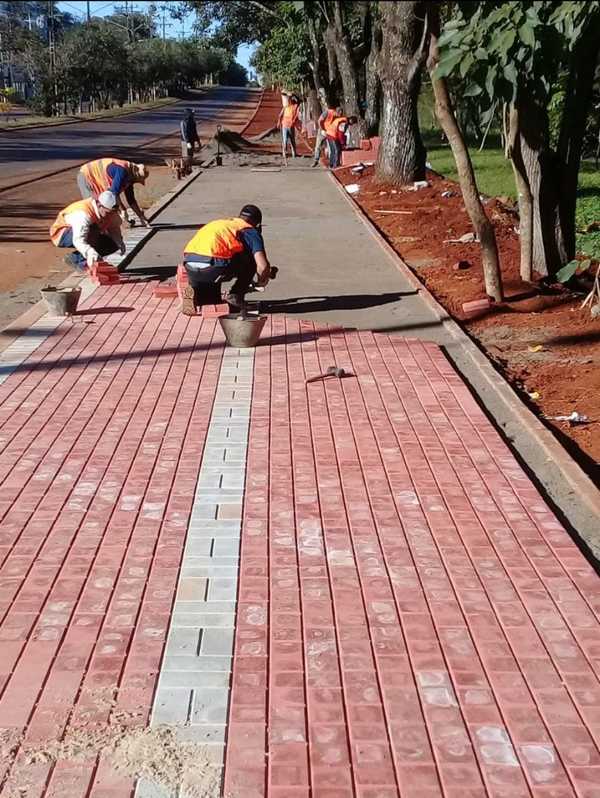 Obras municipales durante pandemia oxigena la economía en Pdte. Franco