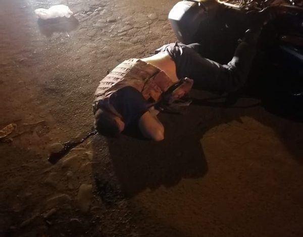 Motociclista cae tras atropellar una lomada – Diario TNPRESS