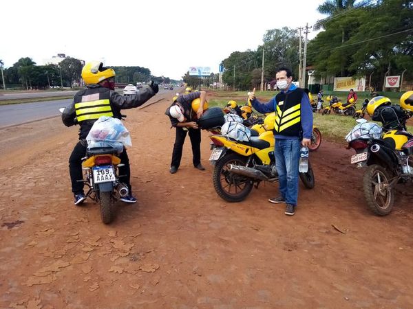 Mototaxistas: “Sobrevivimos gracias a la caridad” - ABC en el Este - ABC Color