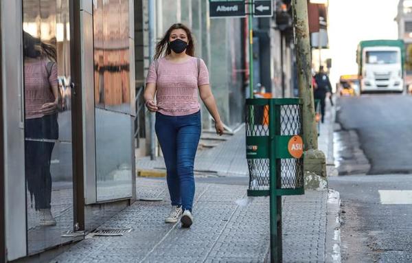 Asintomáticos sí pueden contagiar Covid-19, según neumólogo
