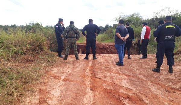 Apresan a hombres sindicados de quemar puente y rociar a balazos camioneta de capataz