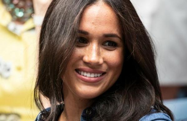 La potente frase sobre las mujeres que Meghan Markle escribió en su anuario escolar y que ahora es viral - SNT