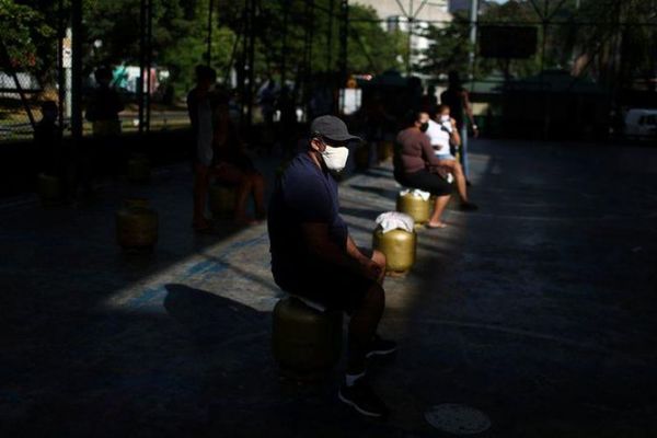 Reclamos de seguros por desempleo en Brasil escalan a récord de casi 1 millón