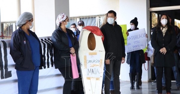 Despiden a médicos por criticar manejo de la pandemia en Nicaragua