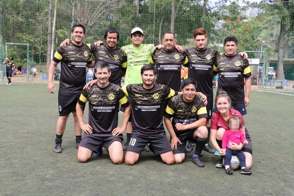 Fútbol y chupi son los últimos de la cuarentena inteligente | Crónica