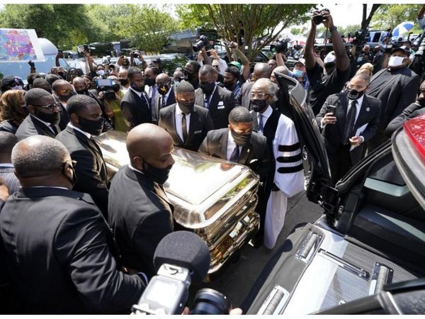 EEUU despide a Floyd en un funeral “por el cambio”