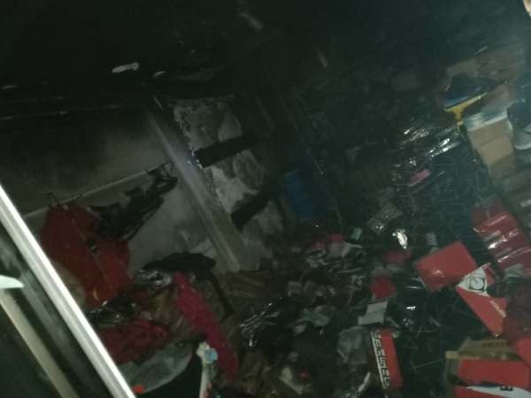 COMERCIO SE INCENDIÓ ESTA MADRUGADA EN EL CIRCUITO COMERCIAL