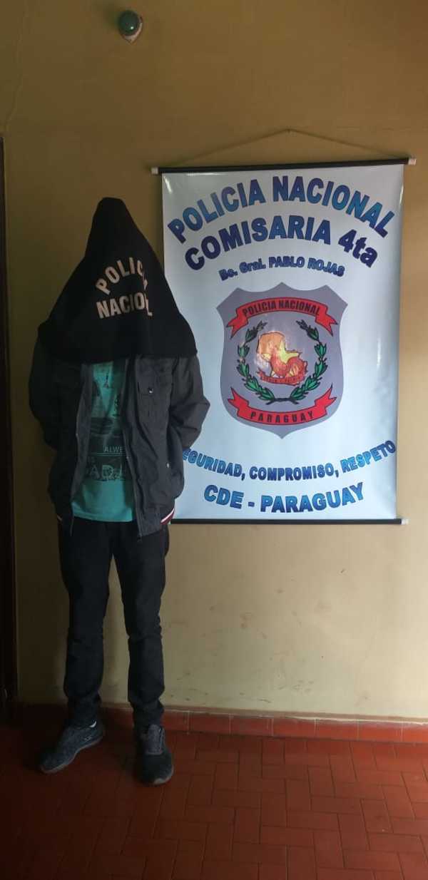 Delincuente es detenido a bordo de un colectivo