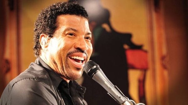 HOY / Disney prepara una cinta musical basada en las canciones de Lionel Richie