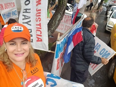 Líder de Comisión Escrache fue imputada por violar cuarentena y asegura: 'Es evidente que molestamos'