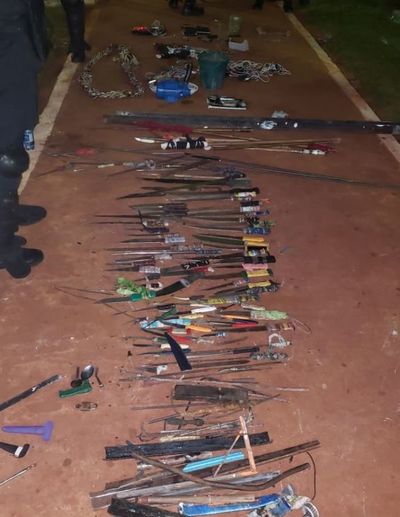 Estoques, lanzas y hasta planta de marihuana fueron incautados en la cárcel de PJC