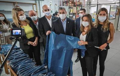 Abdo visitó industrias que integran el Acuerdo Nacional para compras públicas en Salud