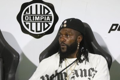 ¿Ha upéi? ¿Hay vuelo para Adebayor? | Crónica