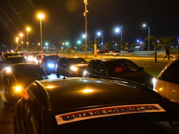 Centrales sindicales organizan caravana contra reforma del Servicio Civil