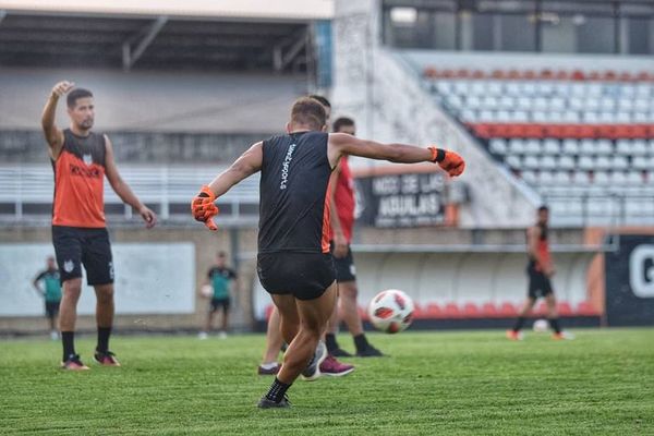 ¿Por qué Luqueño y General Díaz no entrenaron este miércoles? - Fútbol - ABC Color