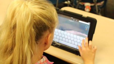 Docentes y alumnos se ingenian para dar clases virtuales