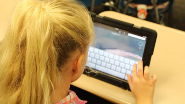 Docentes y alumnos se ingenian para dar clases virtuales