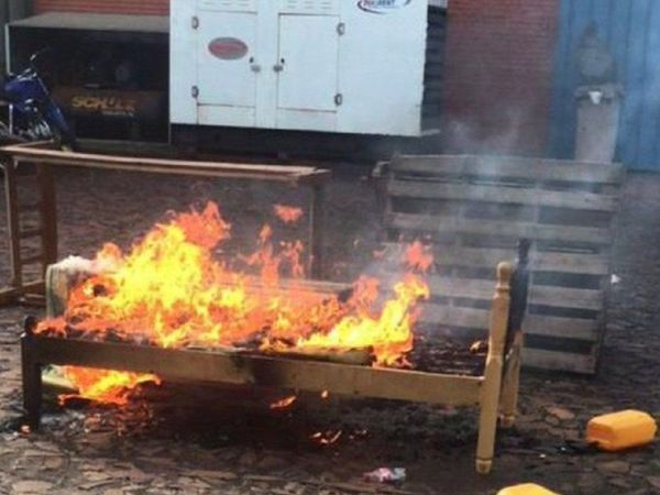 Connacionales quemaron colchones en albergue de Ciudad del Este