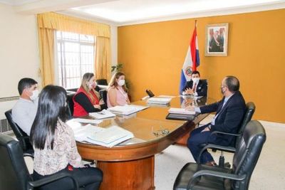 INDERT impulsa transferencia y regularización de tierras conocidas como Ex Café, Amambay