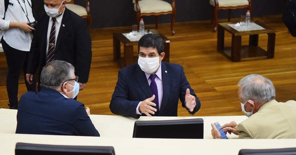 Velázquez busca consenso sobre proyecto de la industria eléctrica