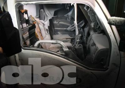 Principio de incendio en cabina de camioneta en Asunción - Nacionales - ABC Color