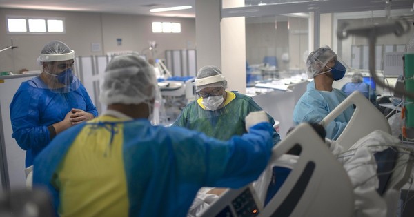 Muertes por covid-19 superan los 400.000