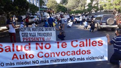 Personal sanitario protesta por falta de insumos en plena pandemia - Nacionales - ABC Color