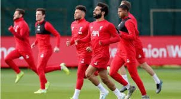 FIFA alargaría los contratos de los jugadores más allá del 30 de junio