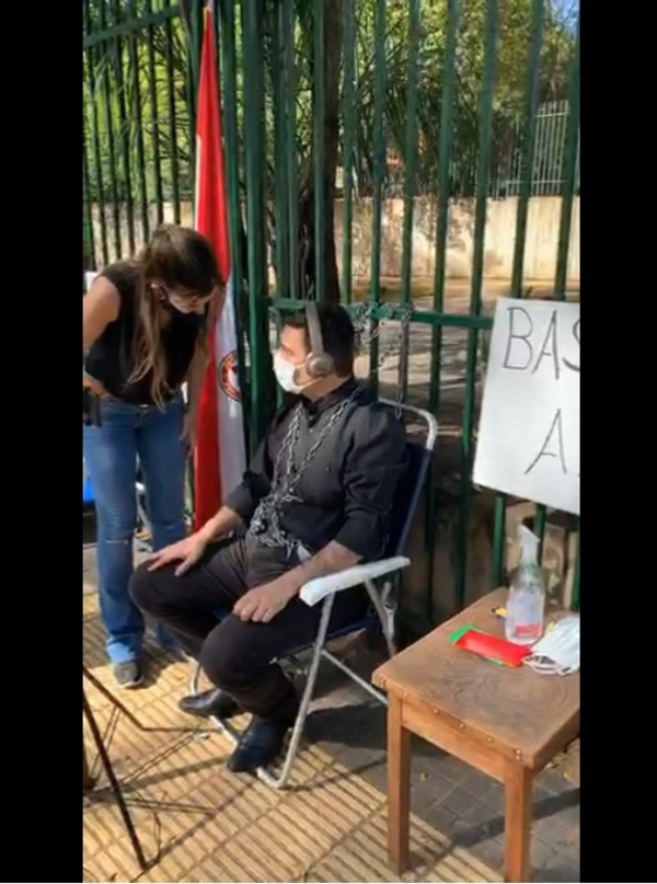 Senador Buzarquis sigue encadenado y ratifica denuncia de estafa masiva de la ANDE - Megacadena — Últimas Noticias de Paraguay