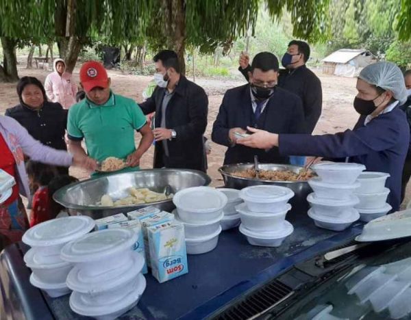 Fueron entregados más de 400 platos de comida