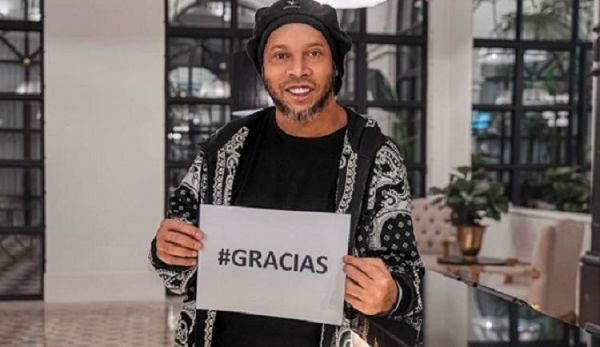 Ronaldinho relata cómo es su día a día en el hotel de arresto