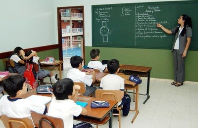 MEC analiza volver a clases presenciales en septiembre
