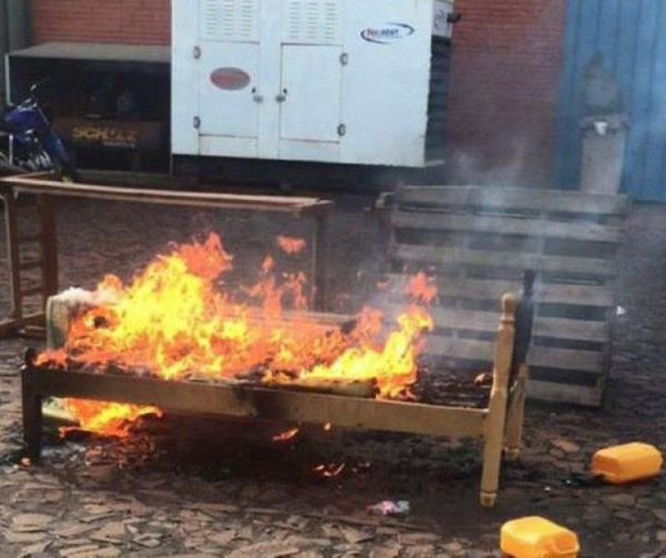 Connacionales quemaron colchones en albergue de Ciudad del Este