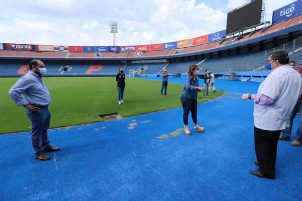 APF concluyó inspección de estadios para el retorno del fútbol profesional - ADN Paraguayo