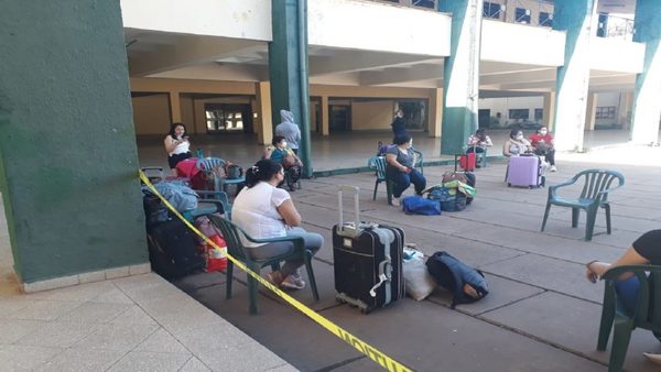 La tensión crece en los albergues y exigen salir luego de más de 20 días
