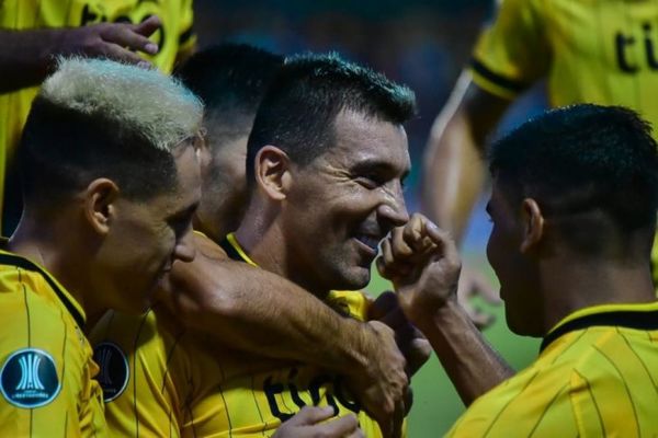 Guaraní aplasta a San José y se cita con Corinthians en segunda fase