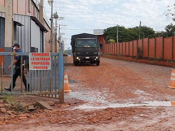 Cerraron albergue tras feroz protesta por atraso de test