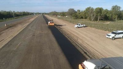 Colocan primeros metros de asfalto en nueva Transchaco - Nacionales - ABC Color
