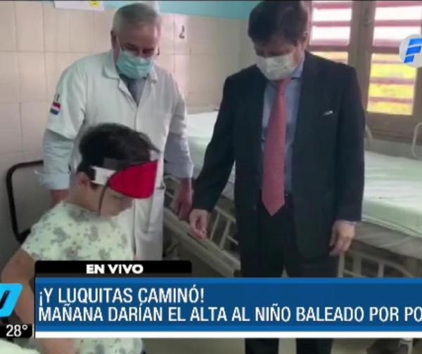 Lucas, el niño baleado por policías volvió a caminar