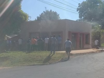 Incendio de vivienda en Campo 9 - Campo 9 Noticias