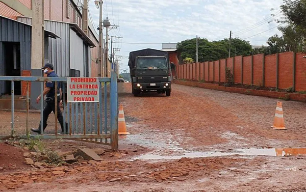Cerraron albergue tras feroz protesta por atraso de test