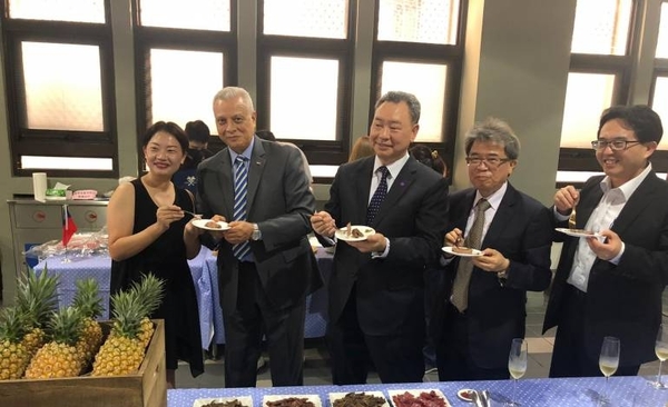 HOY /  Seis toneladas de carne paraguaya llegaron a Taiwán