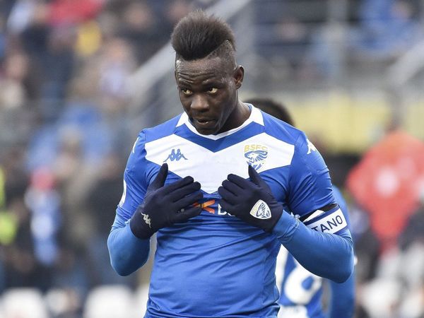 Balotelli exige que el Brescia le pague el sueldo de marzo