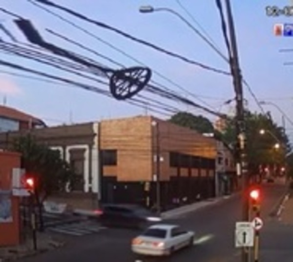 Periodista resulta herida en violento accidente de tránsito - Paraguay.com