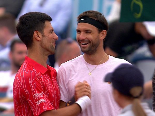 Abrazos, palmadas y poca distancia en el torneo benéfico de Djokovic